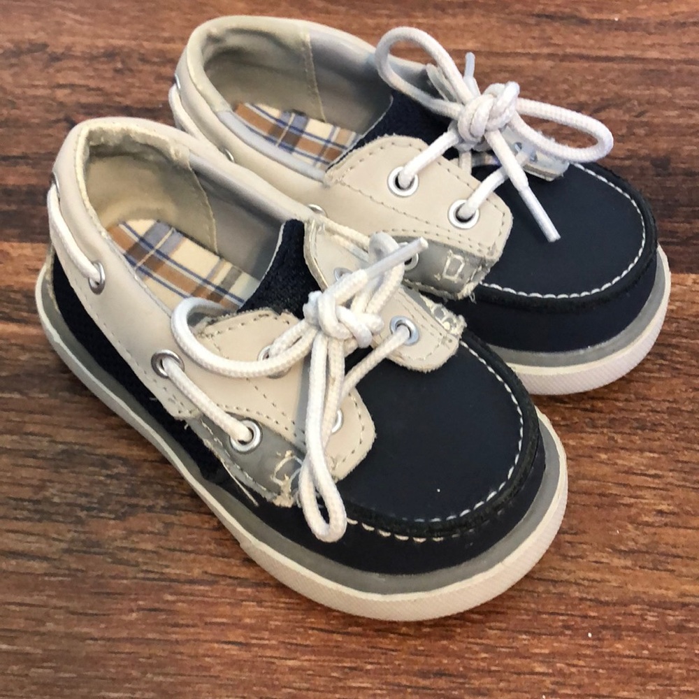 Boat Shoes Size 5 by Baby Deer